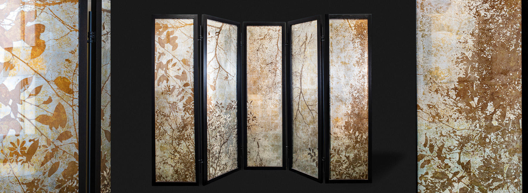 ULGADOR PANEL & EGLOMISE GLASS